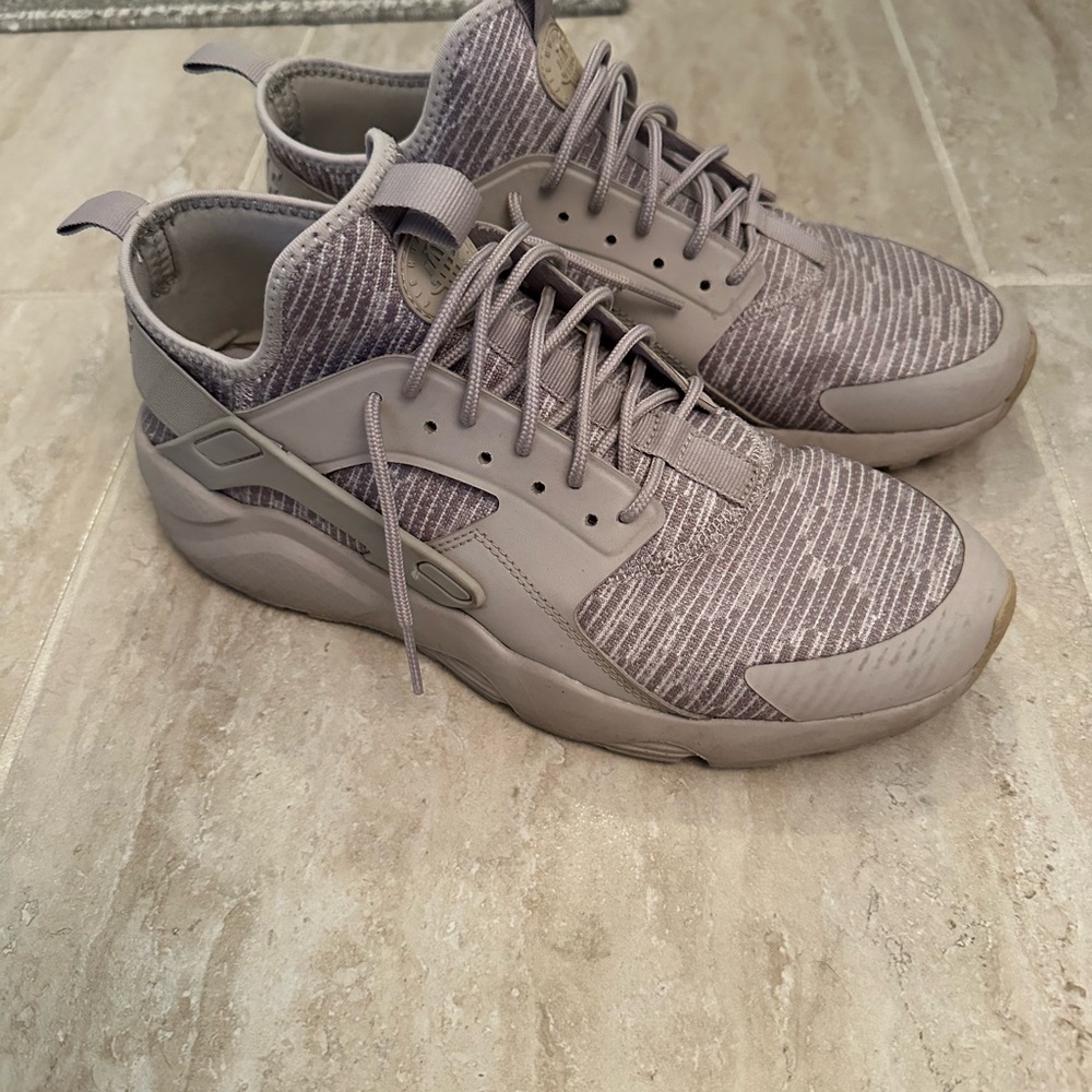 Nike Huarache Run - Used, Mens US size 9